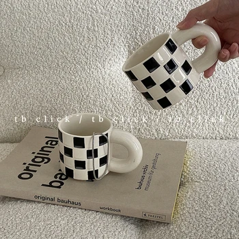 Korejska Različica Preprosto Črni In Beli Šahovnici Predalčni Maščobe Ročaj Ustvarjalne Retro Keramični Kreveljiti Skodelico Kave